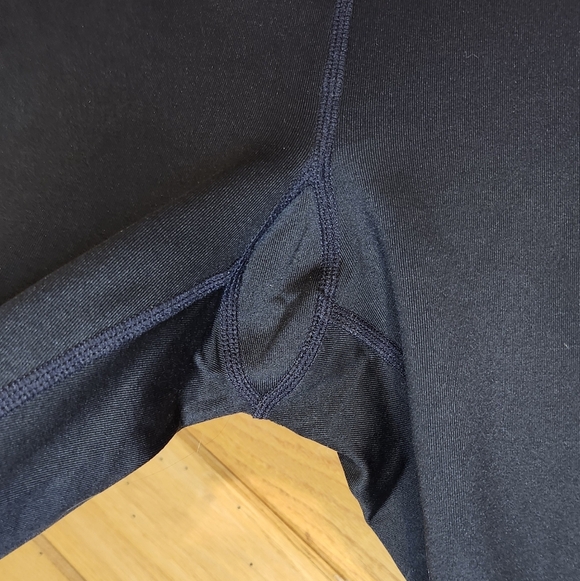 Calvin Klein Performance Wick Black Medium Leggings with White Floral Design - Picture 5 of 11